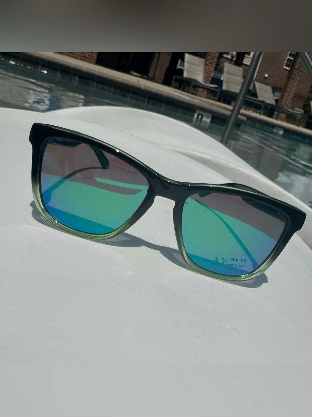 Men's Green Mirrored Lens Sunglasses